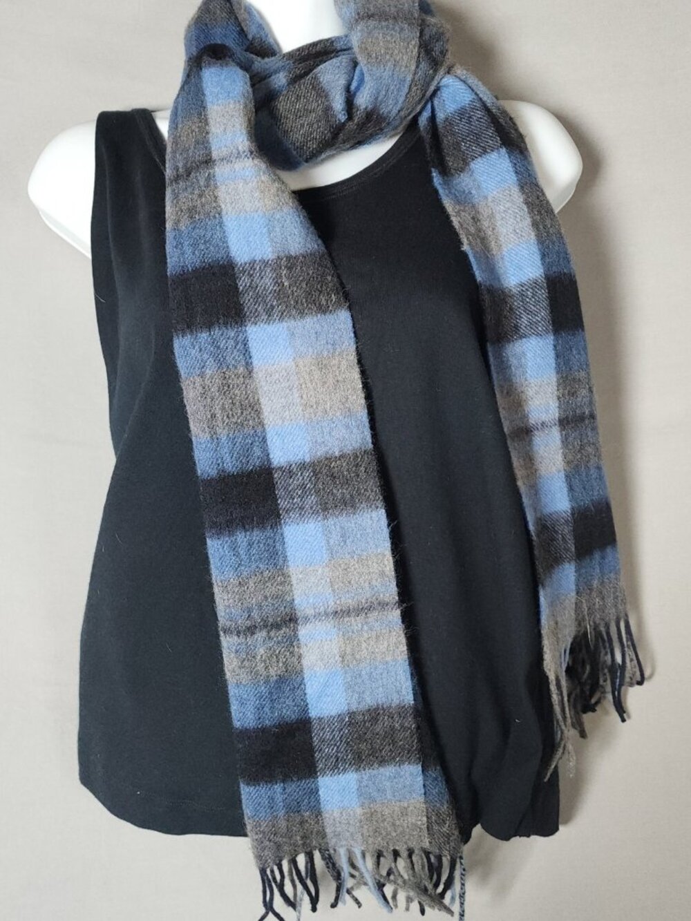 100% Cashmere Plaid Scarf Blue Gray Black Fringe Luxury Winter
